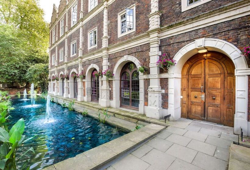 اتاق استاندارد چهارنفره با سرویس بهداشتی مشترک, Safestay London Kensington Holland Park