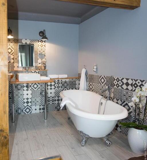 스위트, Logis Hôtel La Magnanerie   Côté Bistro