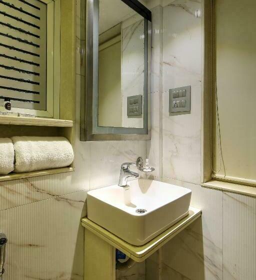 Quarto Estandar, Mumbai House Juhu, Santacruz West, Mumbai