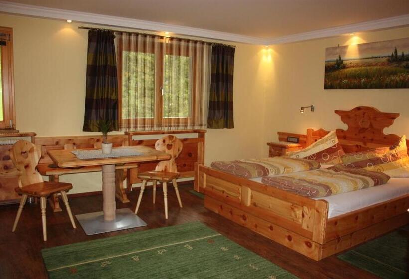 Семейный Номер, Gasthof Gosausee