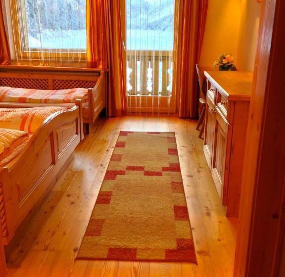 Номер Стандарт Трехместный, Gasthof Gosausee