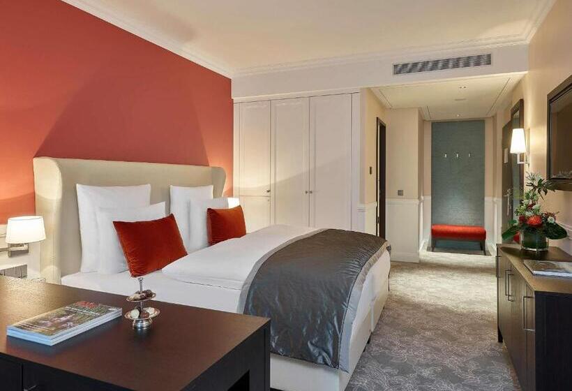 Полулюкс Вид на Сад, Dorint Hotel Frankfurt/oberursel