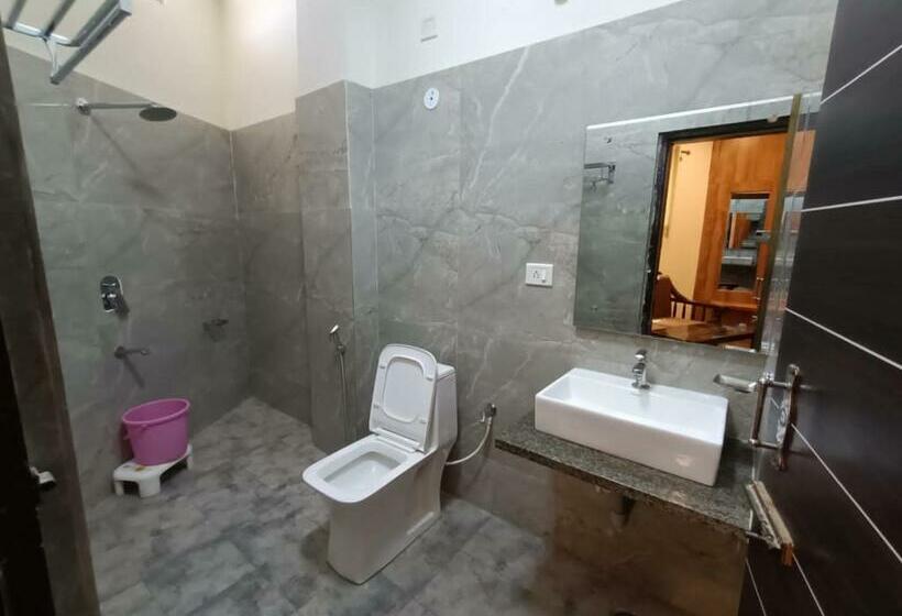 デラックスルーム, Vrindavan Palace