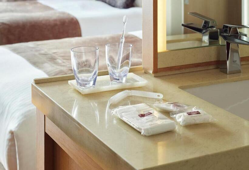 Номер Superior, Mitsui Garden Hotel Osaka Premier