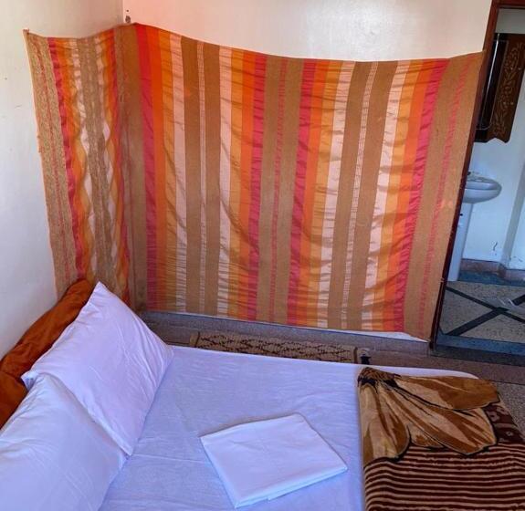 Апартаменты 3 Спальни, Emallayan Hostel