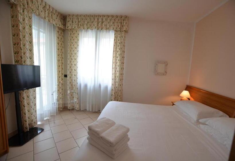 آپارتمان 2 خوابه با تراس, Residence Alle Palme