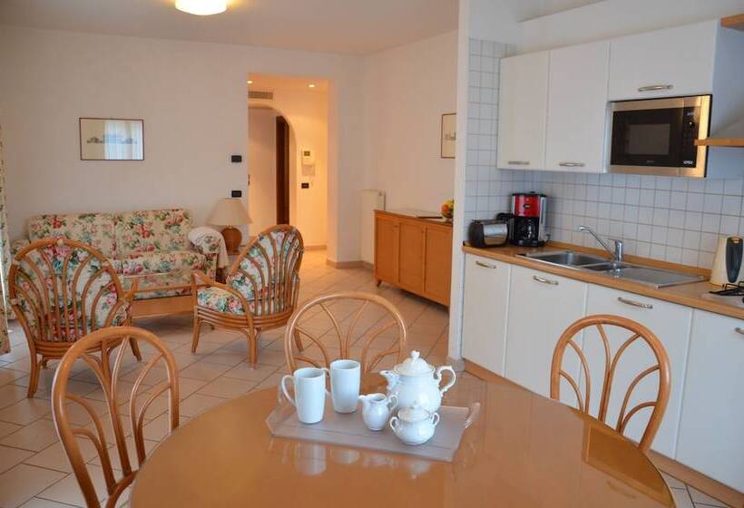 آپارتمان 2 خوابه با تراس, Residence Alle Palme