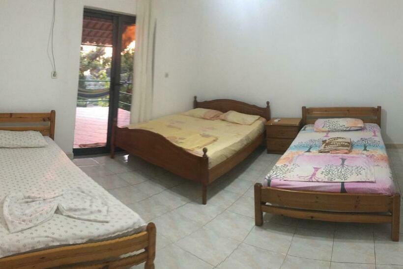اتاق خانوادگی, Romeo’s Guest House 2