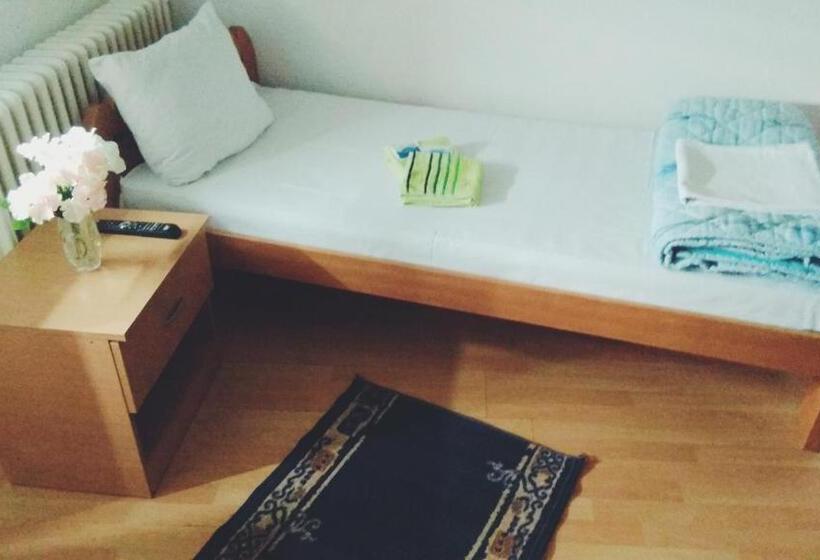 اتاق استاندارد یک نفره, Konaciste Trstenik