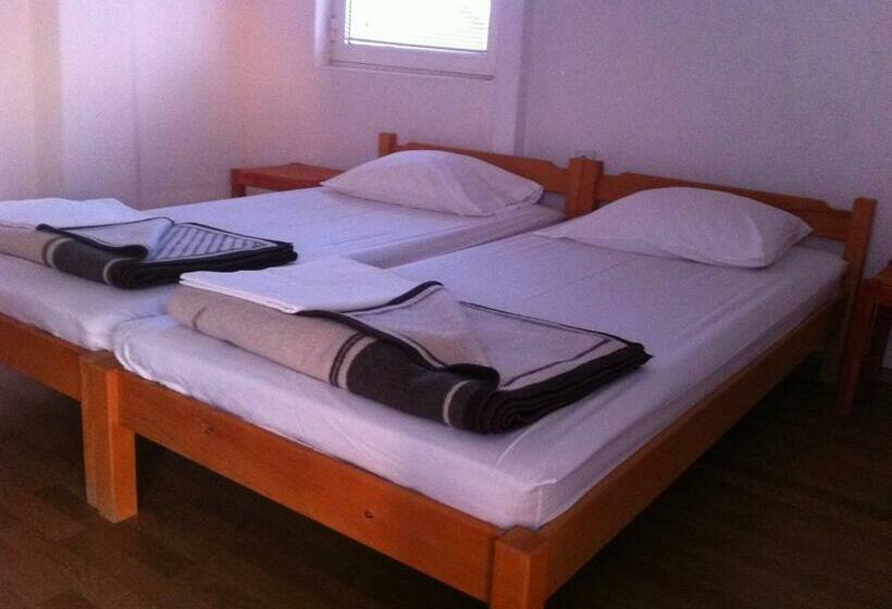 اتاق استاندارد با چشم‌انداز دریاچه, Guest House Lokoski