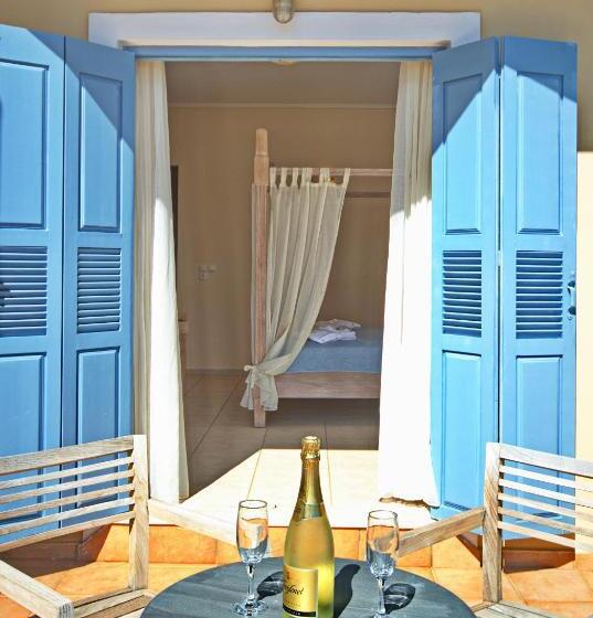 اتاق سوپریور با وان آب گرم, Alonissos Beach Bungalows And Suites