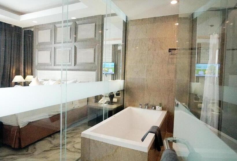 프레지덴셜 스위트, Aston Lampung City