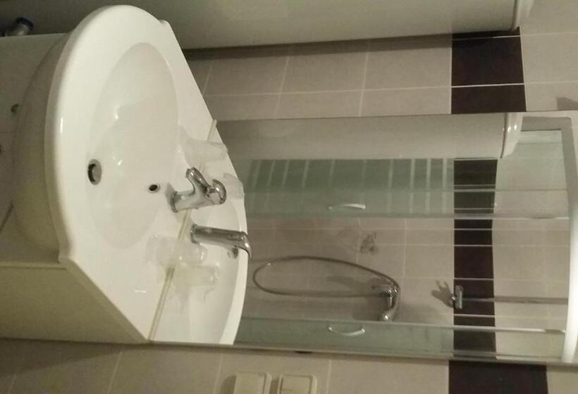 Номер Стандарт, Auberge De L'europe