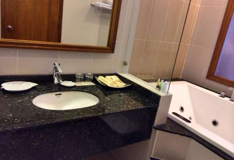 1 Bedroom Apartment City View, Petro