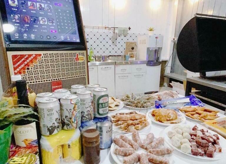 سوییت خانوادگی, Cape 42 Hotel Ill