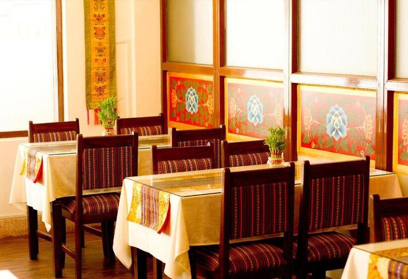 اتاق لوکس سه تخته, Yambu Kathmandu