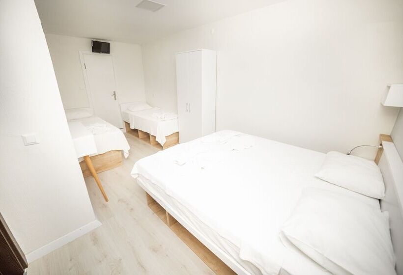 Quarto Quadruple Economy, Limonata Otel Assos