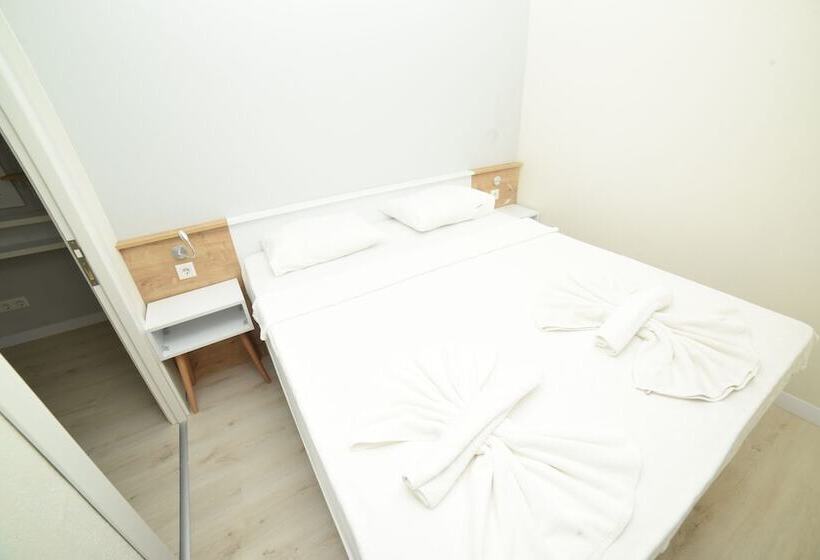 Quarto Triplo Economy, Limonata Otel Assos