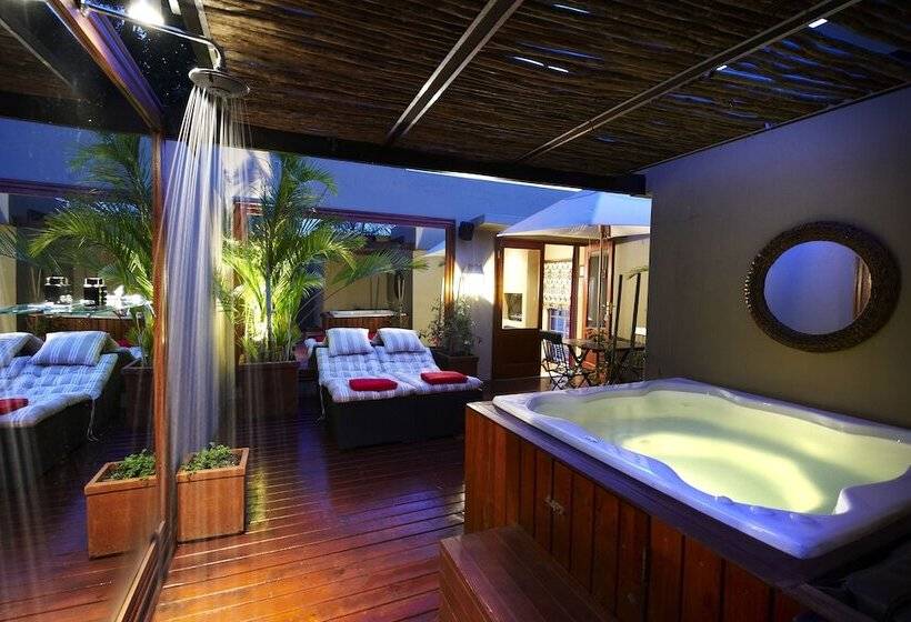 جناح ديلوكس, The Residence