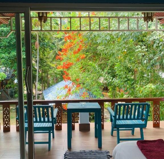 Номер Deluxe, Koh Tao Tropicana Resort