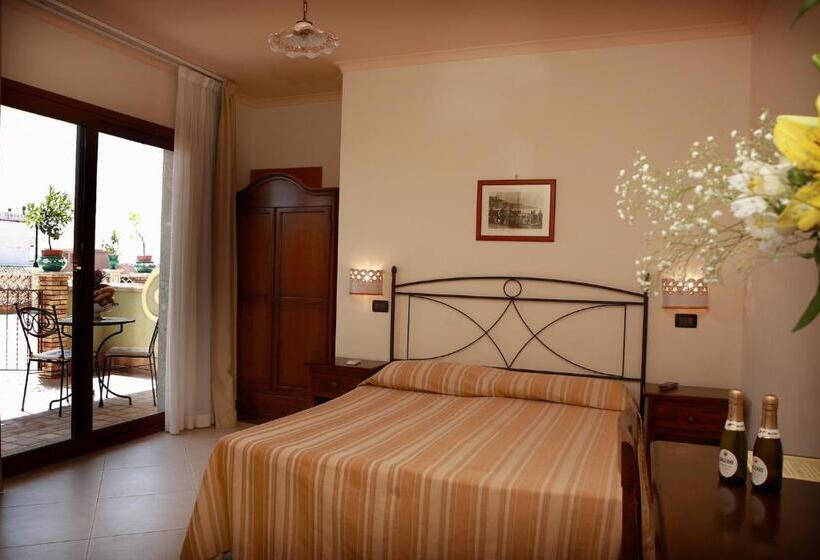 Номер Стандарт с Балконом, Villa Cristina