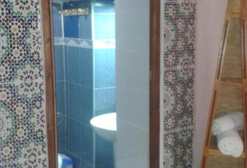 이코노미 룸, Riad Azrou