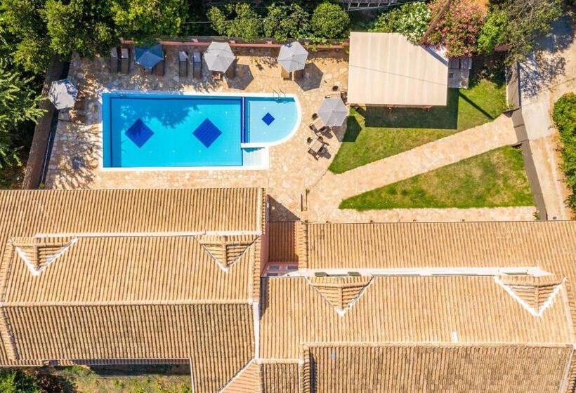 Апартаменты 1 Спальня Вид на Бассейн, Bella De Lux Apts