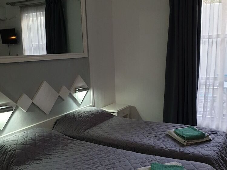 اتاق استاندارد چهار تخته, Porto Castello