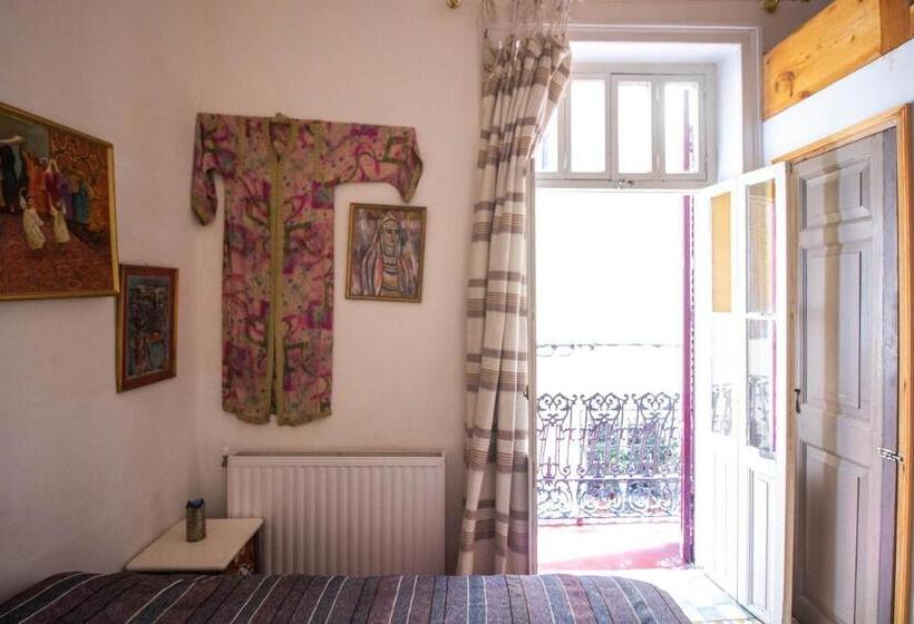 Номер Стандарт с Балконом, Bayt Alice Hostel
