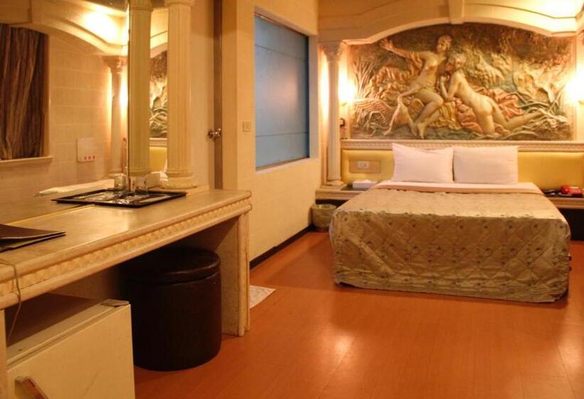 Economy Quadruple Room, Persimmon