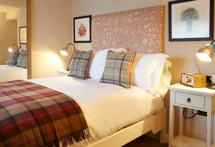 스탠다드 룸, The Plough Inn & Cottages