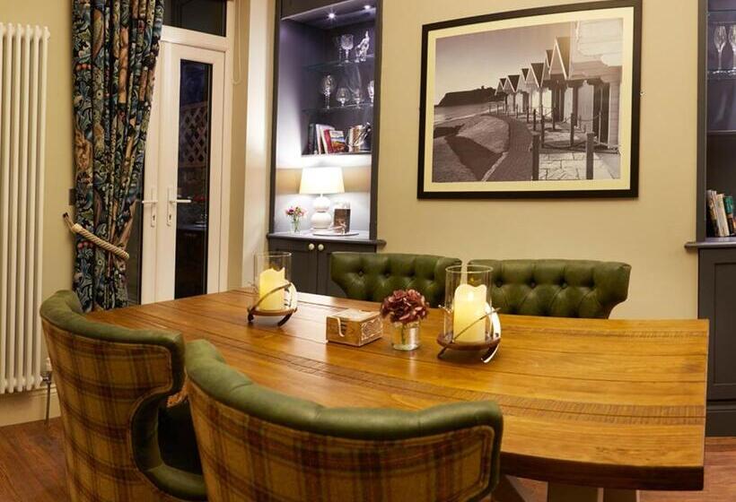 침실 2개 주택, The Plough Inn & Cottages