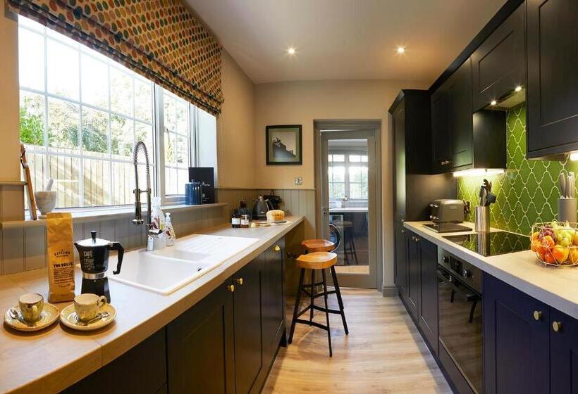 침실 2개 주택, The Plough Inn & Cottages