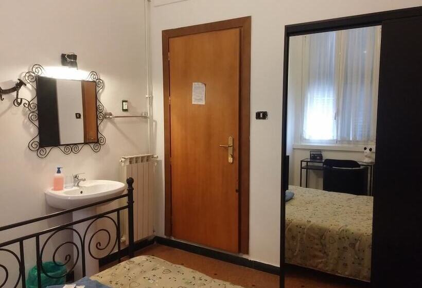 اتاق استاندارد یک نفره, Albergo Astro