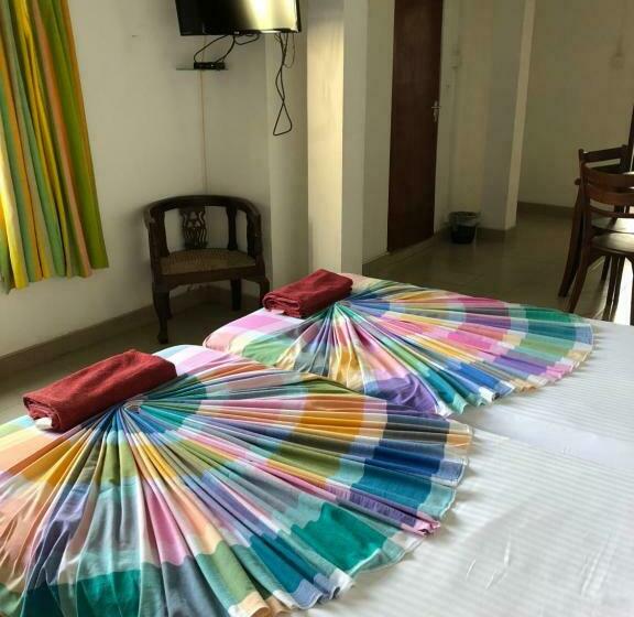 家庭间, Sharon Inn