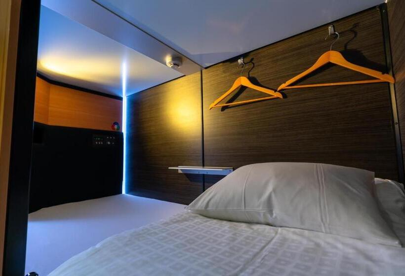 Bed in Shared Room with Shared Bathroom, The Lodge Moiwa 834