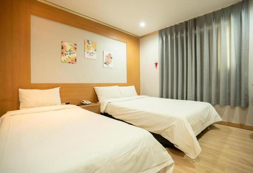 Номер Deluxe, Jeju Stay