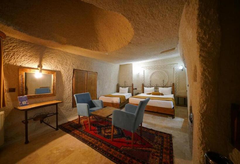 Номер Стандарт Трехместный, Elite Cave Suites