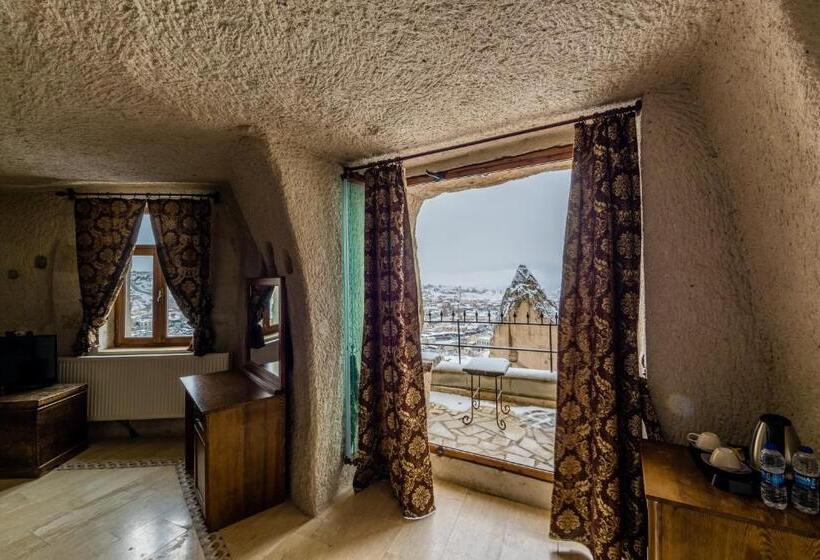 Полулюкс с Балконом, Elite Cave Suites