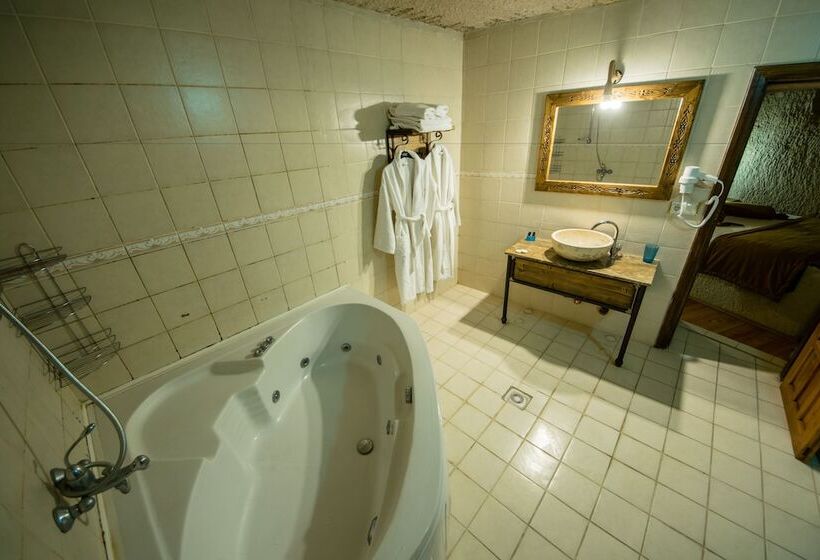 Люкс, Elite Cave Suites