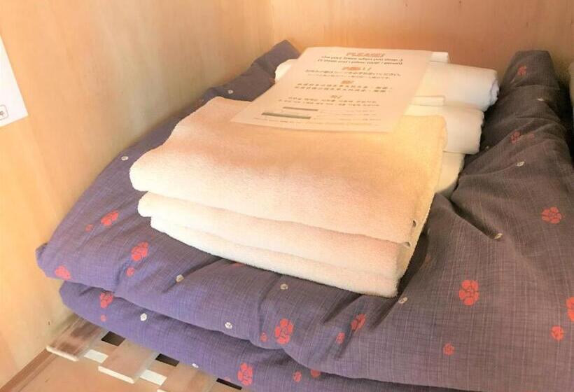 스탠다드 4인용 룸 공용 욕실, K S House Hostels   Hakone Yumoto Onsen