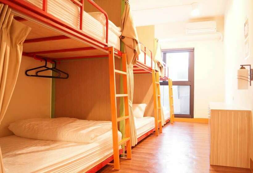 تختخواب در اتاق مشترک, Tripgg Hostel
