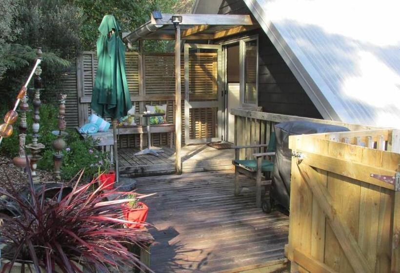 스탠다드 발코니 스튜디오, Fantail River Lodge