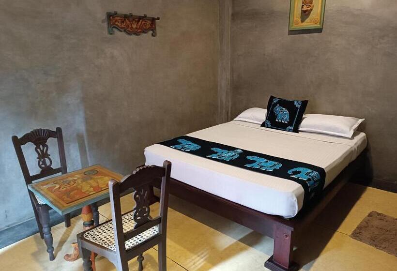 Номер Стандарт Вид на Бассейн, Negombo Boutique Villa