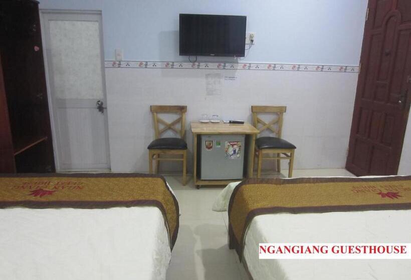 اتاق استاندارد چهار تخته, Ngan Giang Guest House