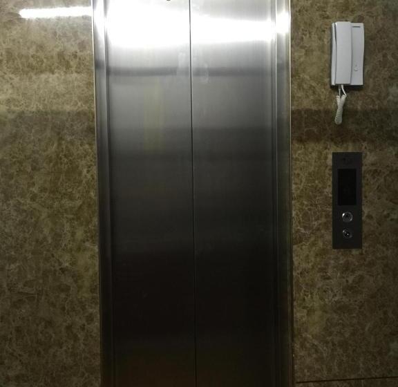 اتاق خانوادگی, Ngan Giang Guest House