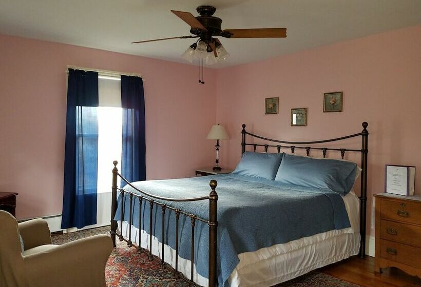 Номер Стандарт, The Fox And The Grapes Bed & Breakfast