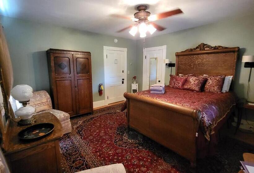 Номер Стандарт с Балконом, The Fox And The Grapes Bed & Breakfast