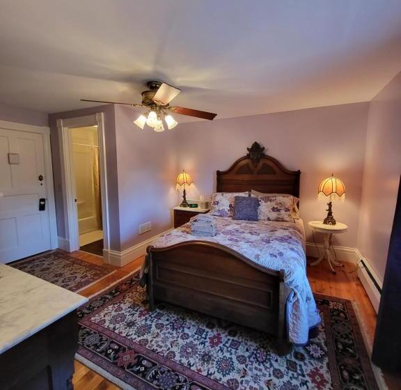 Номер Стандарт, The Fox And The Grapes Bed & Breakfast