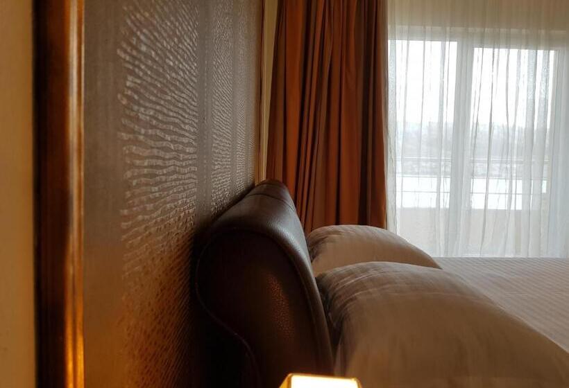 اتاق خانوادگی با چشم‌انداز دریا, Boutique Villa Revelin